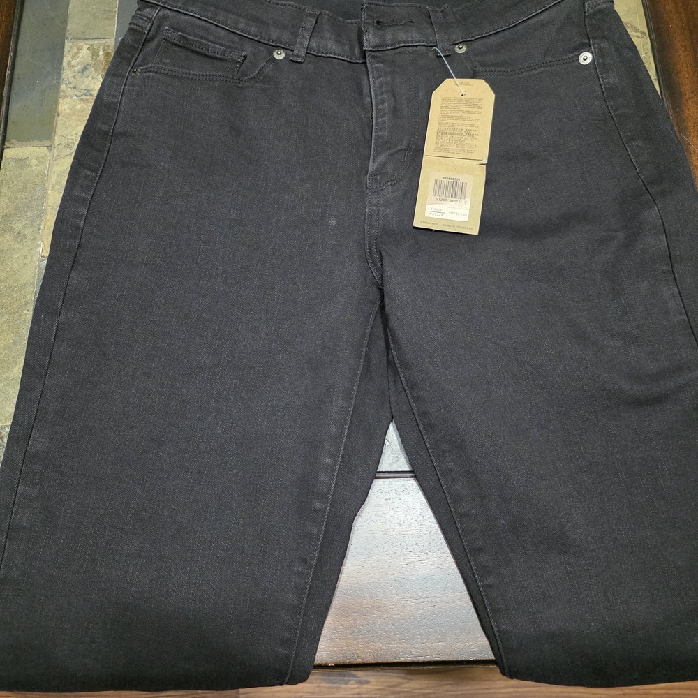 Levi's Women's Straight Leg Jeans in Black